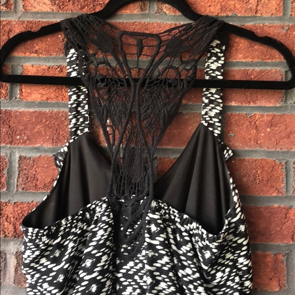 Speechless Black & White Dress with Pockets - Picture 3 of 5